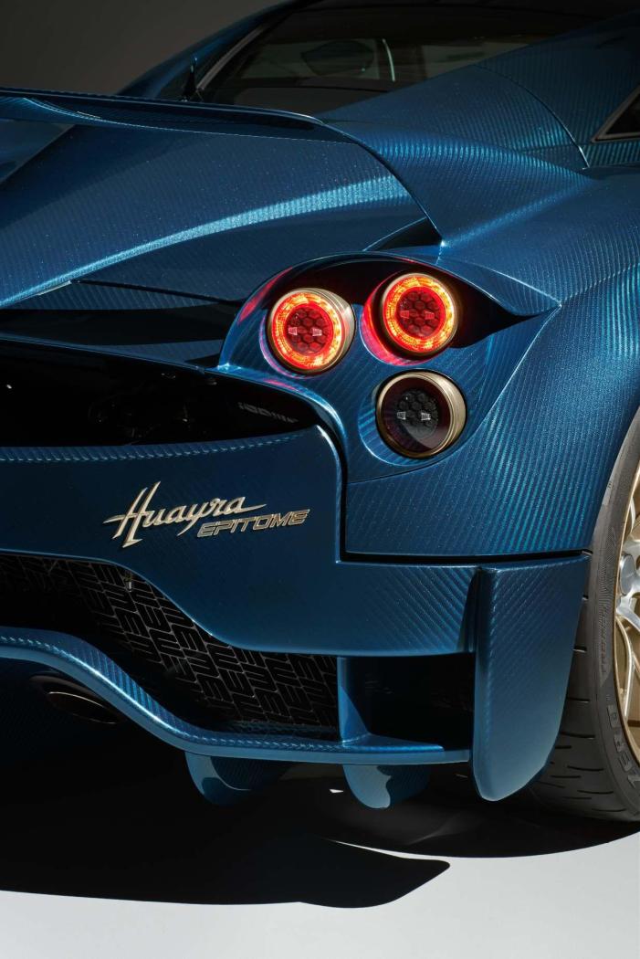 Pagani-Huayra-Epitome_8_Posteriore_Dettaglio-luci.thumb.jpg.af1a3f03a64033bb5a086ba456092d3e.jpg