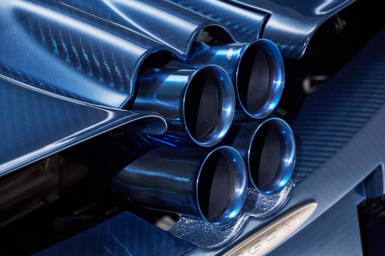 Pagani-Huayra-Epitome_9_Dettaglio-scarichi.thumb.jpg.6fa4f0b1d2fb15f3243f0ea4e05f64a0.jpg