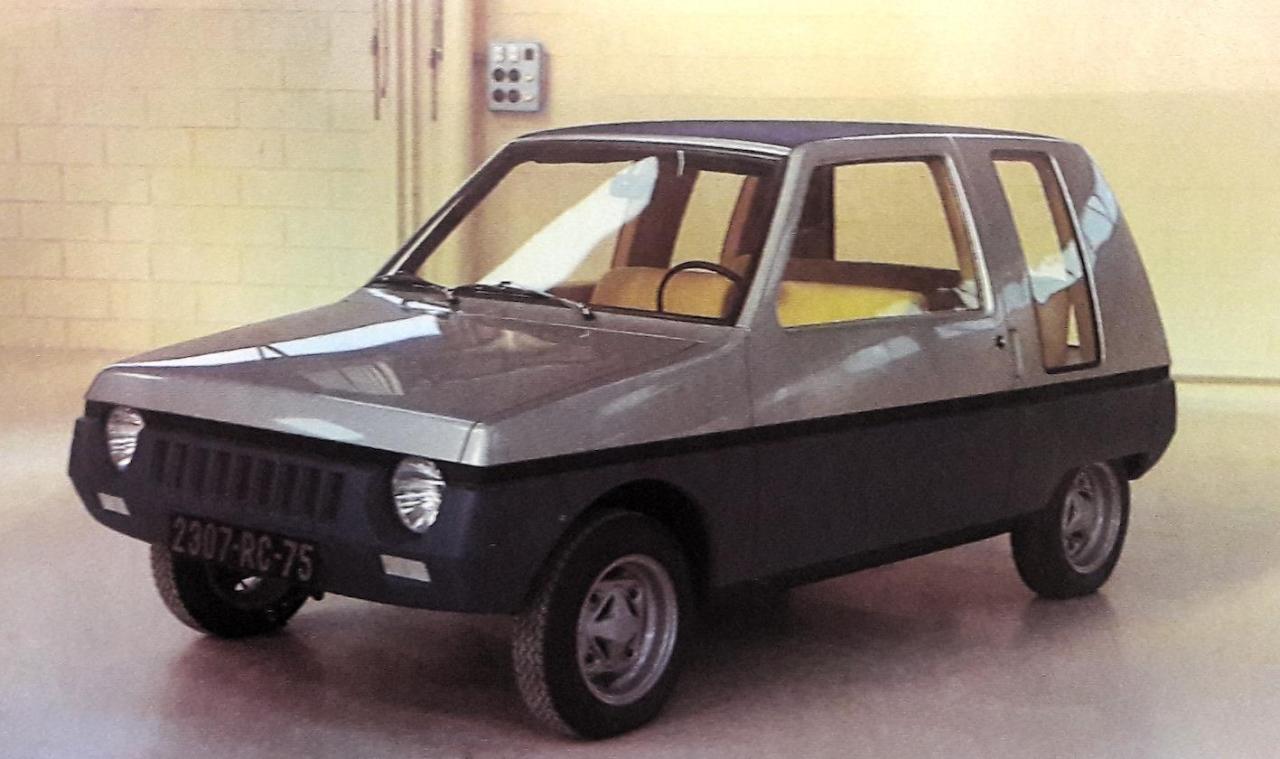 Renault_VBG_1975_Opron_finestrino-verticale_front.thumb.jpg.daa6eea2b1afeec09b00811421bd2fe7.jpg