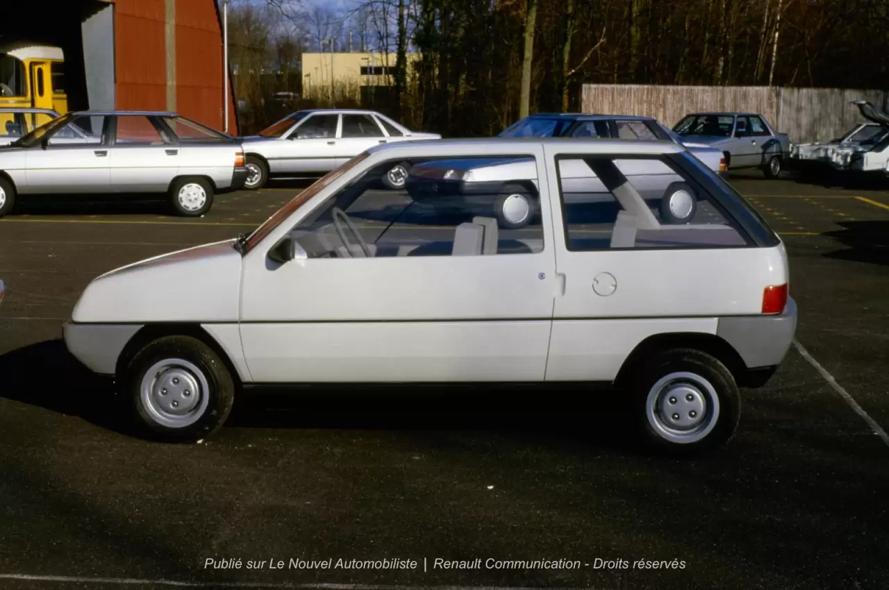Renault_VBG_1983_X44_A_Michel-Jardin_lato-guida_prototipi-X48.thumb.jpg.ca3db5cb906c0a0bc86fe5d858067496.jpg