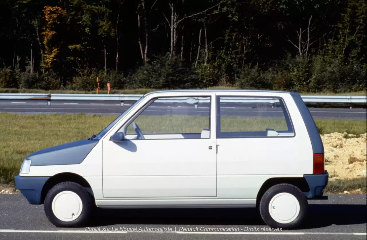 Renault_VBG_1983_X44_D_lato-guida.thumb.jpg.c04cb3e485739ab155f980e6ca7bb749.jpg