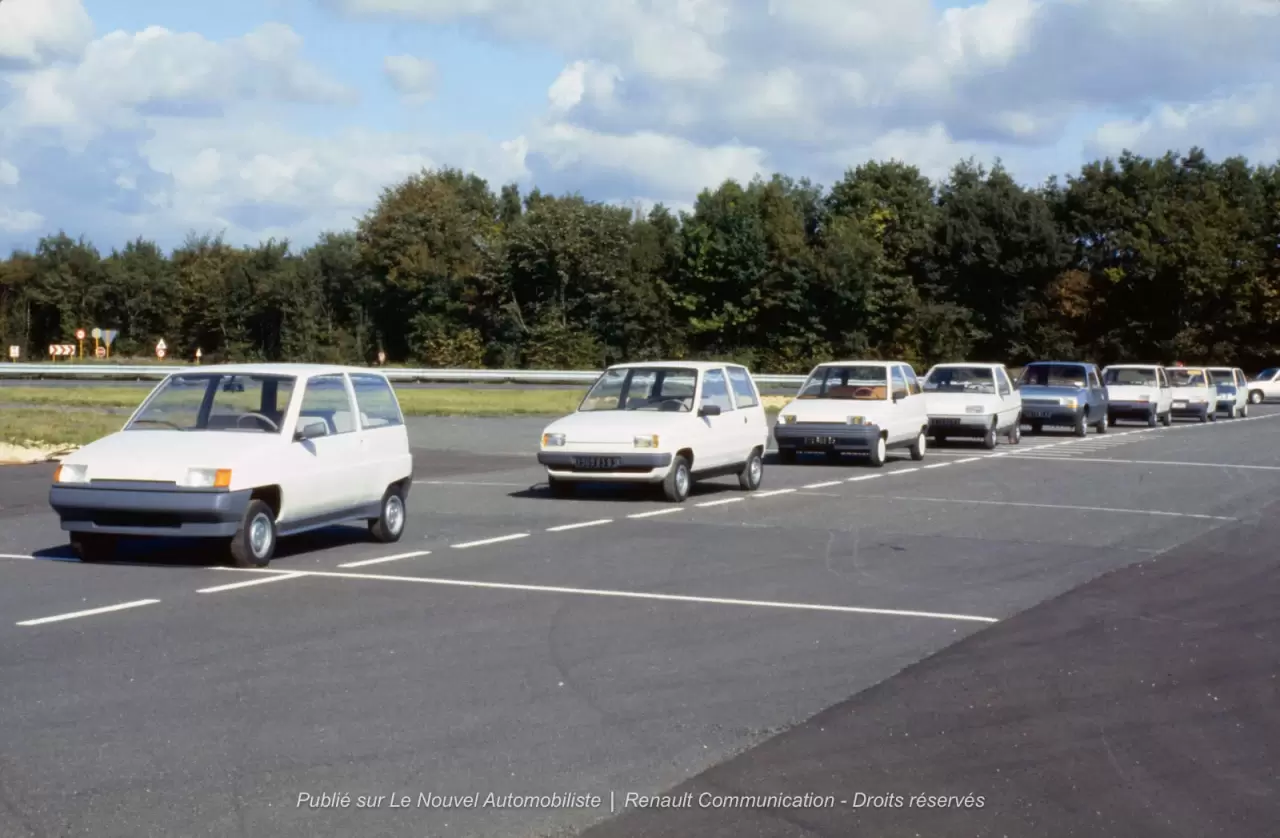 Renault_VBG_1983_X44_confronto-vs-R5.thumb.jpg.36603878e5e0173813ea76f31fe76aaf.jpg