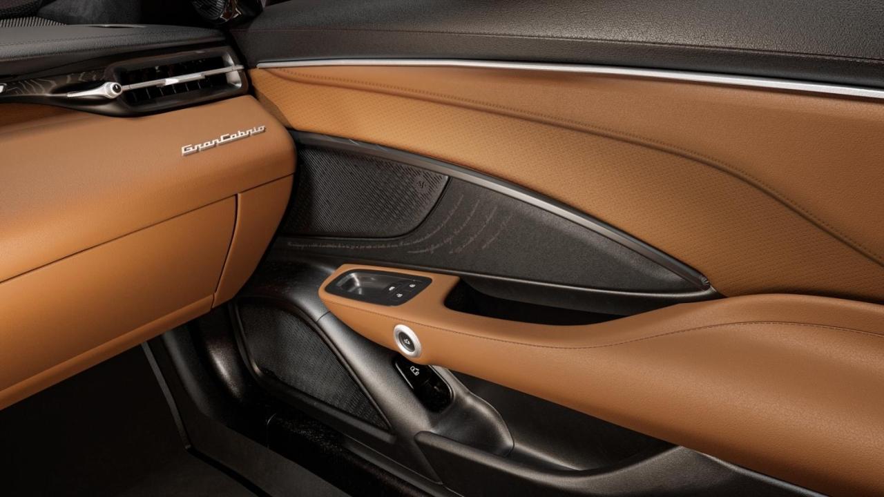 Small-24127-MaseratiGranCabrioFolgoreTignanelloInteriorsdetailsonthedarkbriarwoodpanel.thumb.jpg.9caf90c9b0a1077784f0aaf341509a54.jpg