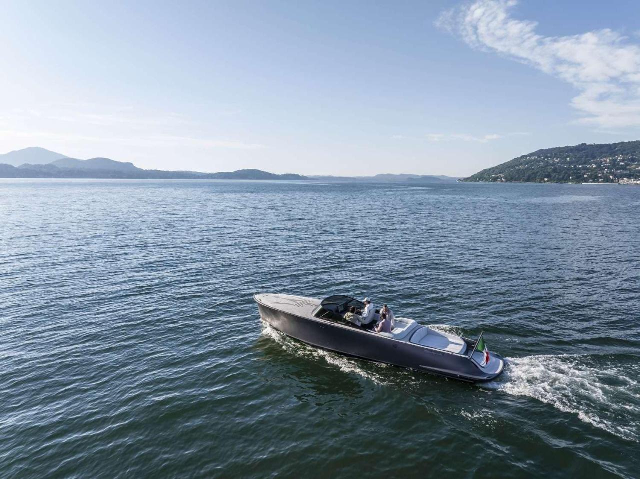 Small-24268-MaseratiTRIDENTEluxuryall-electricpowerboatatLakeMaggiore.thumb.jpg.3683609daa5f58a367e6e061d699c192.jpg