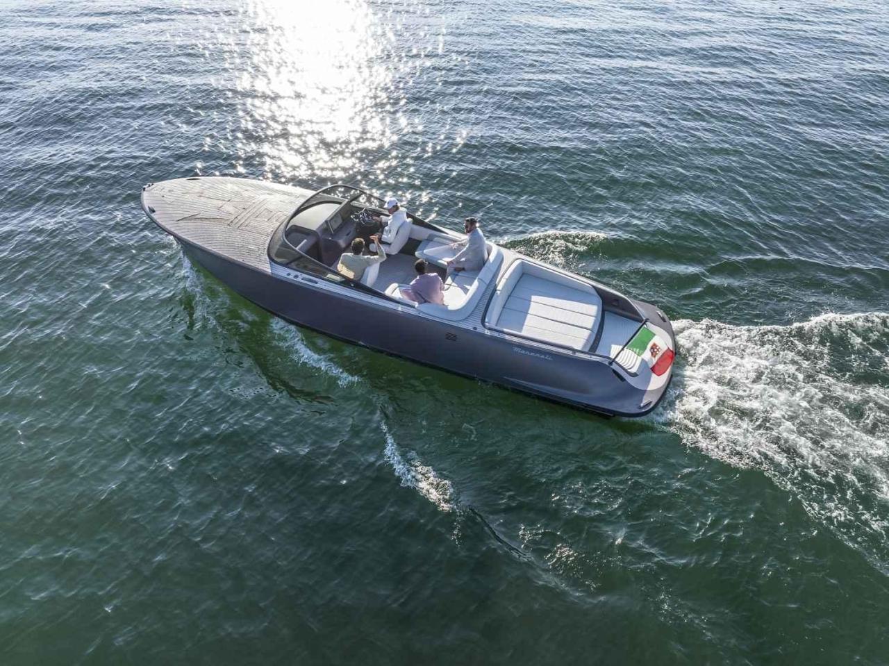 Small-24269-MaseratiTRIDENTEluxuryall-electricpowerboatatLakeMaggiore.thumb.jpg.4ac59fd921ada87d4b9c956ccacd73c0.jpg
