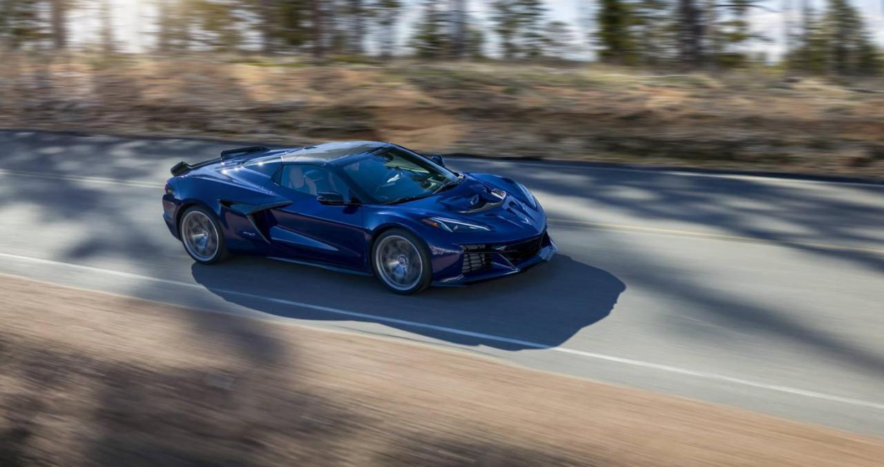 chevrolet-corvette-zr1-convertible-101.thumb.jpg.c1260f5ee1eadb6e0369a579a0a2e912.jpg