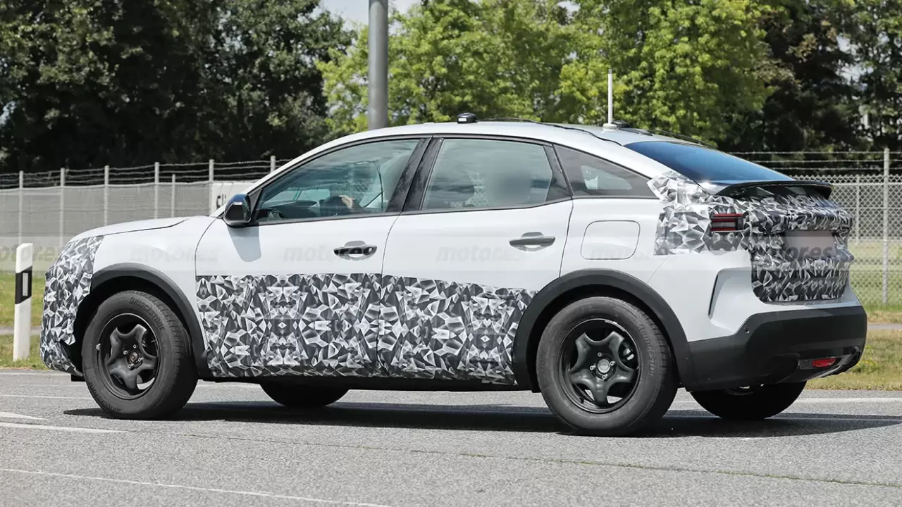 citroen-c4-2025-fotos-espia-2024103058-1720121190_16.webp