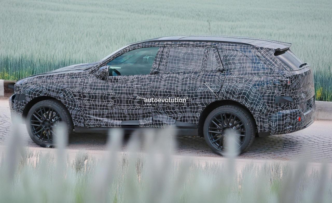 first-look-at-the-g65-bmw-x5-ix5-prototype-reveals-intriguing-design-details_4.thumb.jpg.721e8b66dae4880a3d24403a65745d3f.jpg