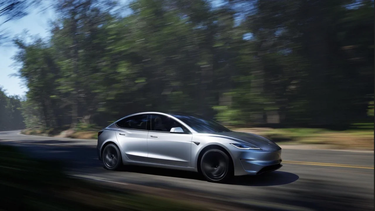 tesla-fuhrt-neue-quicksilver-lackoption-fur-model-3-ein-856208.webp.f123254f51d1852cec1ffd41eec3c4c3.webp