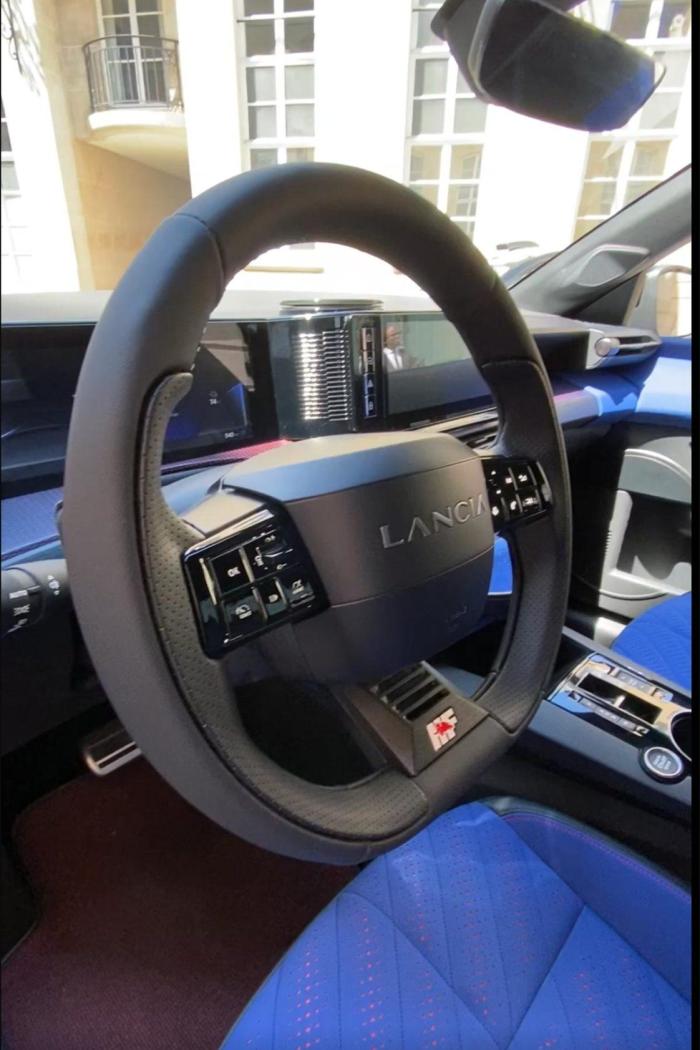 ypsilon-hf-7-1122x1683.thumb.jpg.ad94afeeb2bce97fc8f3aba9102e439a.jpg