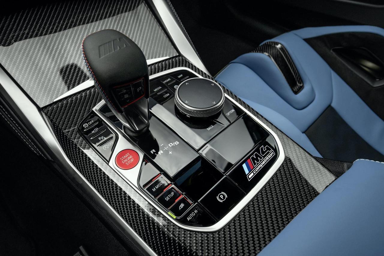 2021-bmw-m4-competition-interior-07.thumb.jpg.f4fb6e4ffdbdd847d59d706d2c24e5c1.jpg