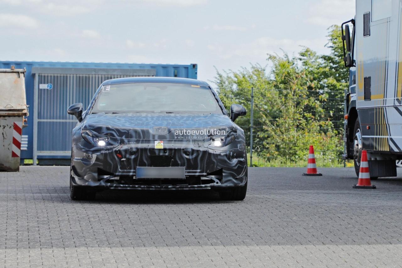 2026-mercedes-amg-gt-4-door-ev-is-poised-to-give-porsche-taycan-a-run-for-its-money_2.thumb.jpg.7456fdaee6d621ce3777575af79ca533.jpg