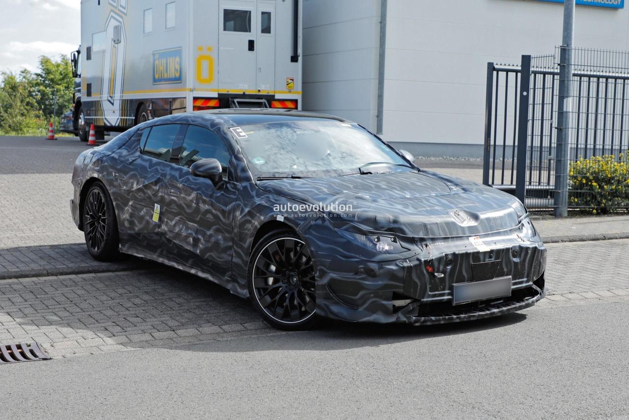 2026-mercedes-amg-gt-4-door-ev-is-poised-to-give-porsche-taycan-a-run-for-its-money_6.thumb.jpg.1dd60a151bb9430c70fa8aaebcf037ba.jpg