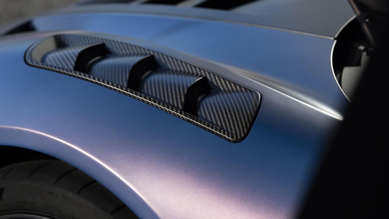banner-unveiling-gt2-pebble-beach-dsk.jpg