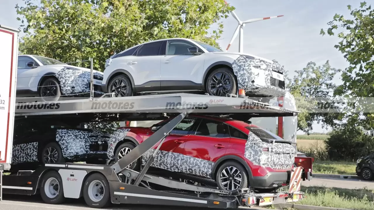 citroen-c4-facelift-2025-fotos-espia-interior-2024103955-1724864874_18.thumb.jpg.4539d80a4298e66fc6f23f2b7e9dfa27.jpg