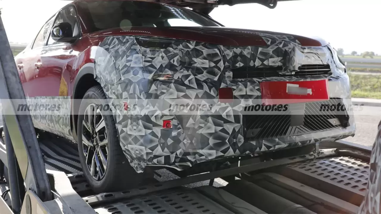 citroen-c4-facelift-2025-fotos-espia-interior-2024103955-1724864881_27.jpg