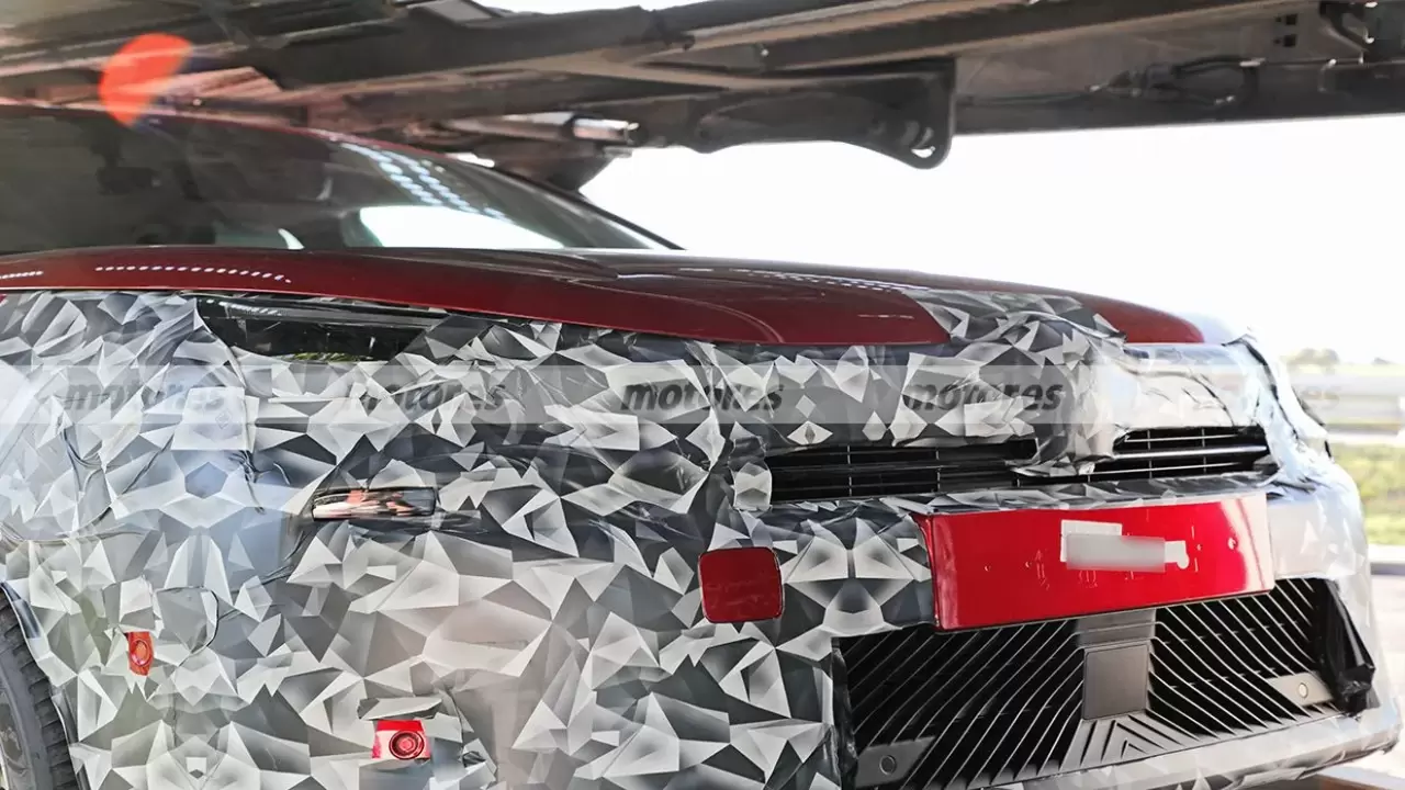 citroen-c4-facelift-2025-fotos-espia-interior-2024103955-1724864882_28.jpg