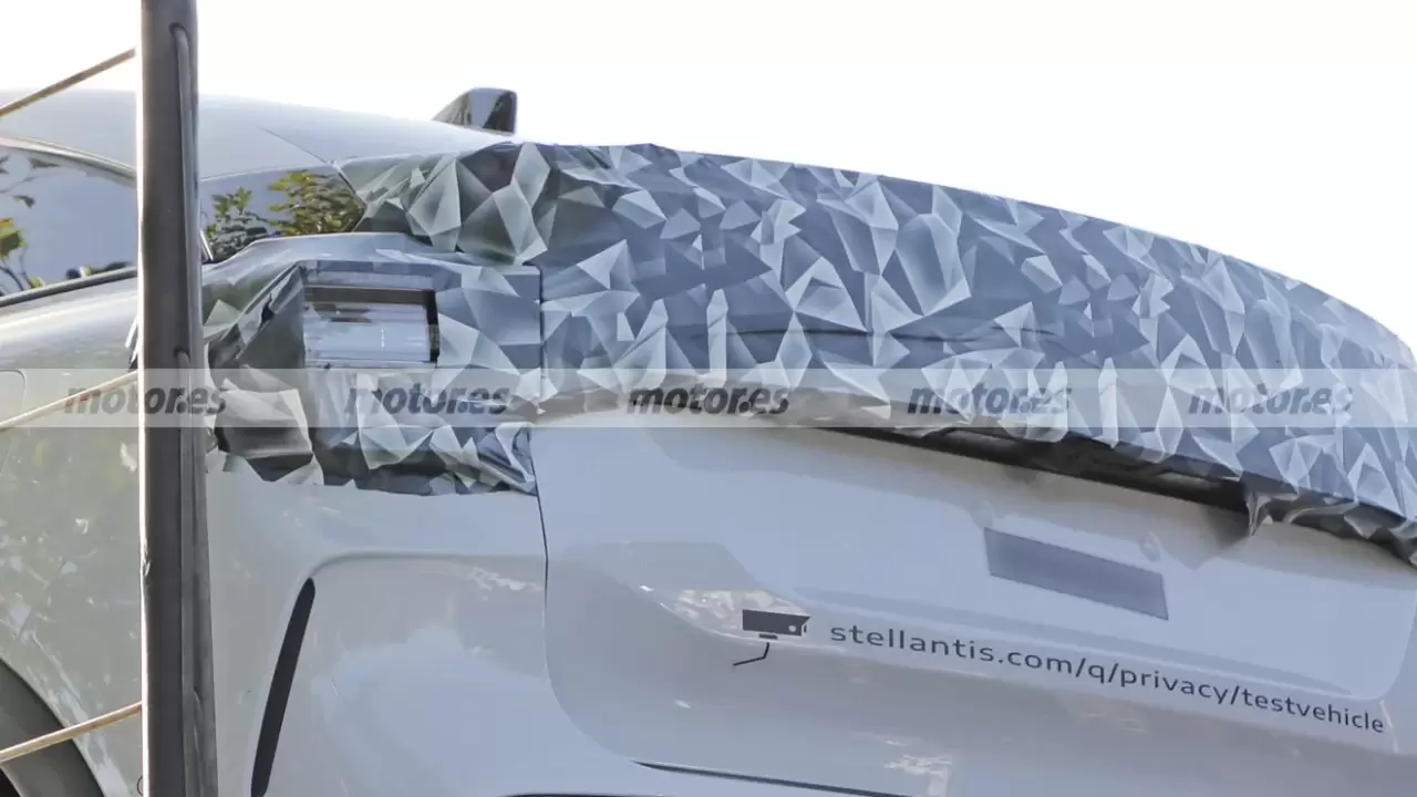 citroen-c4-facelift-2025-fotos-espia-interior-2024103955-1724864882_29.jpg