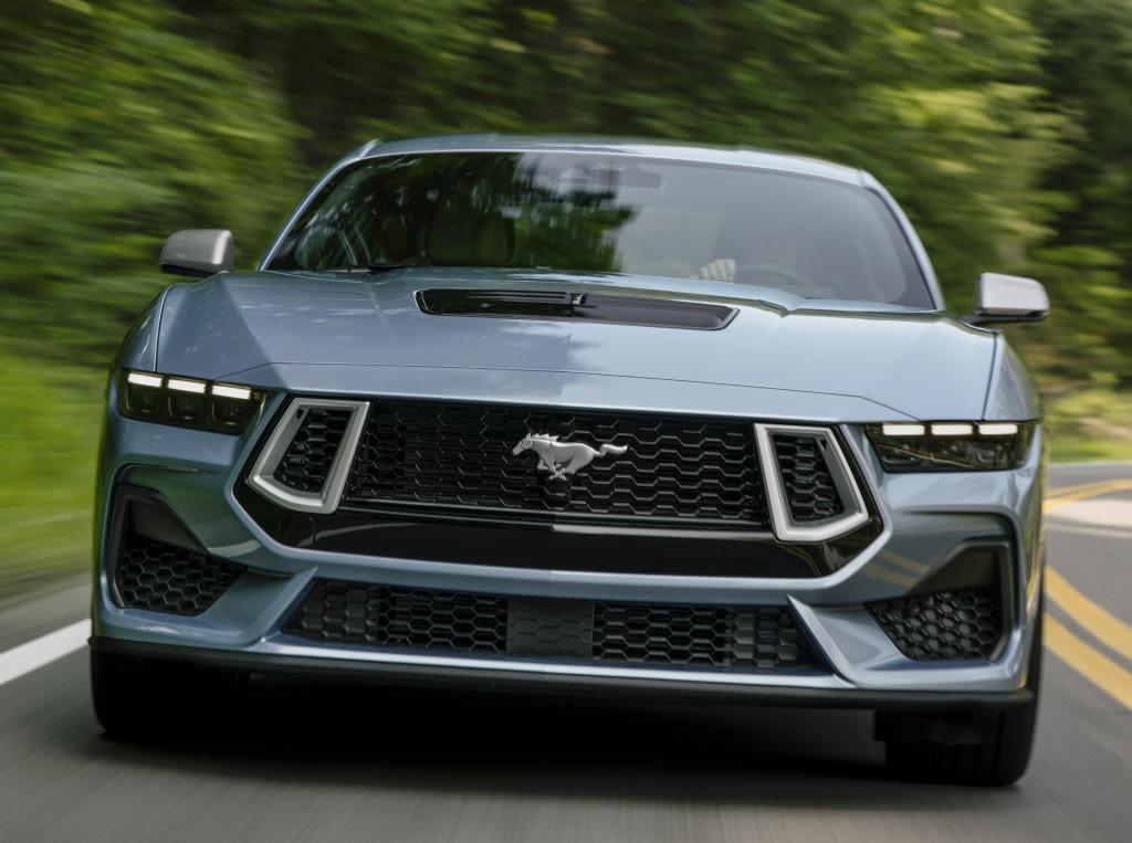 ford_mustang_gt_60th_anniversary_package_27_045b01930f930b9c.jpg.3b6385c78656f2b151c4e5a887d81919.jpg
