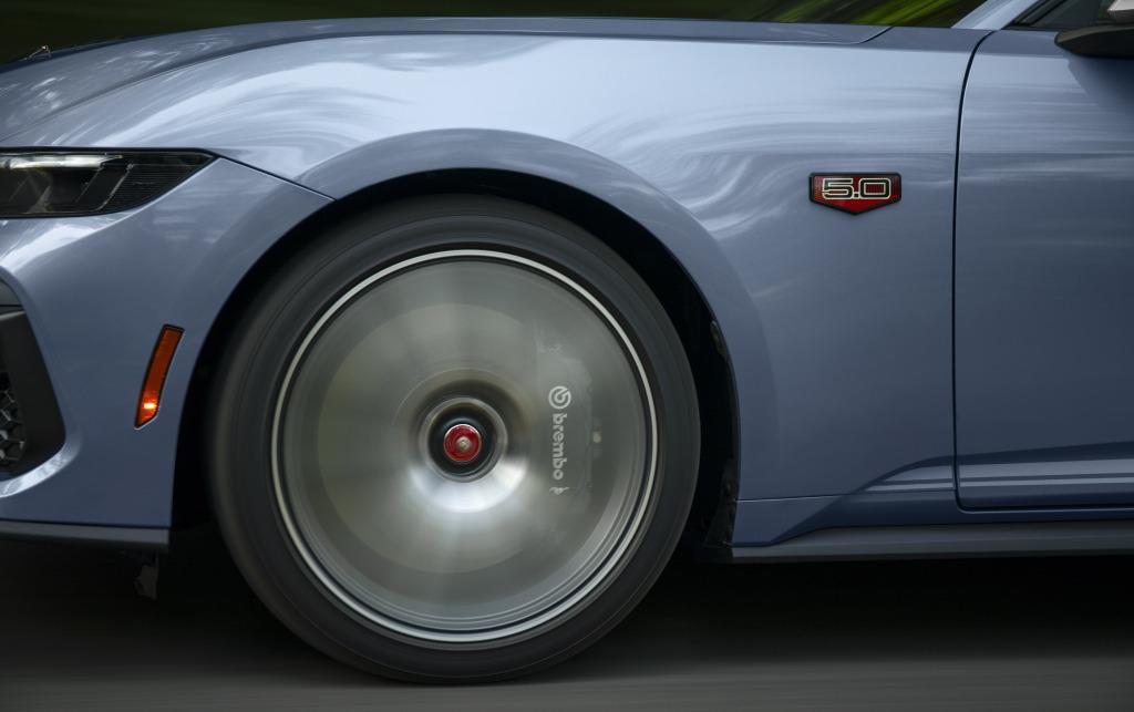 ford_mustang_gt_60th_anniversary_package_95.jpg.d95673eeda670bc4311acc340050c6c5.jpg
