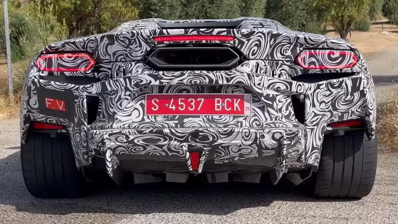 lamborghini-huracan-replacement-screenshot-from-spy-video.thumb.webp.0a3c13db50ab96ece14ec43b76ecc7c4.webp