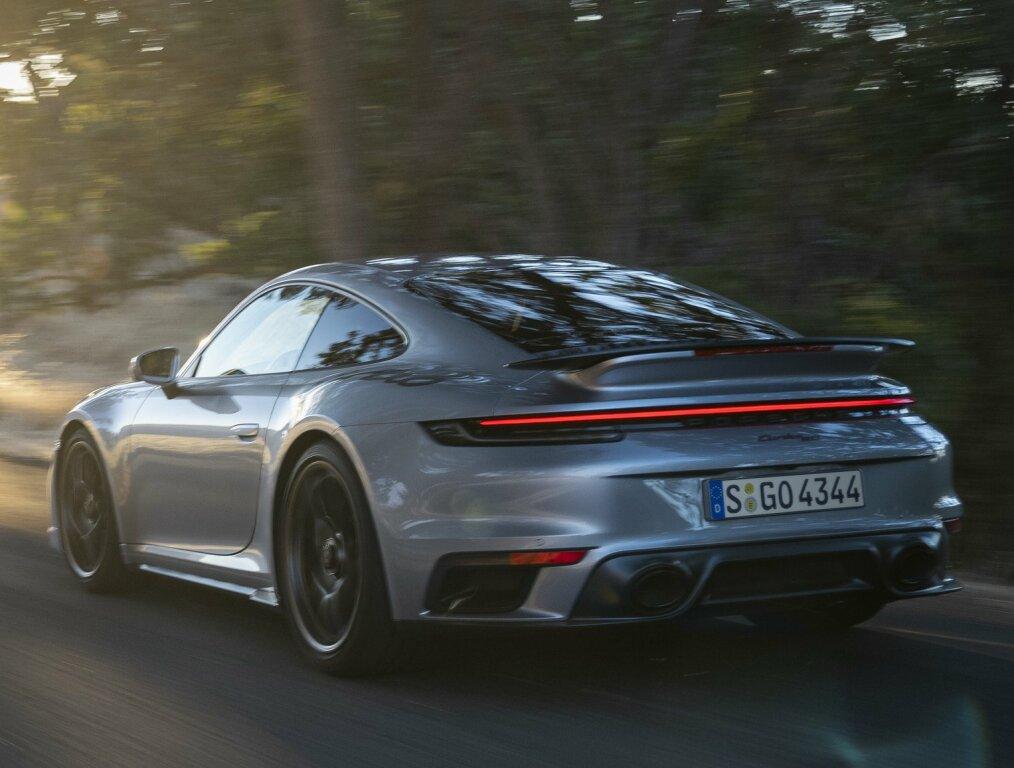 porsche_911_turbo_50_jahre_13_07de043d05f70485.jpg.c62b3a8f4bf5b8ee5aab33a043c2f6d4.jpg
