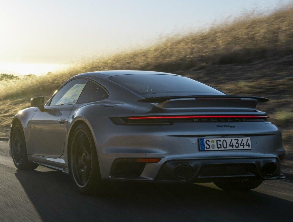 porsche_911_turbo_50_jahre_4_09cb05b4063f04ba.jpg.88781ef2333d19dbeba124a6a56a98da.jpg