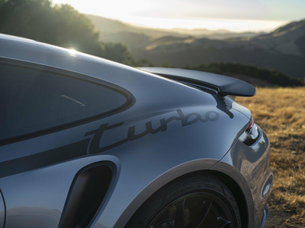porsche_911_turbo_50_jahre_5.jpg.054697333f344973f9a8527411b819dc.jpg