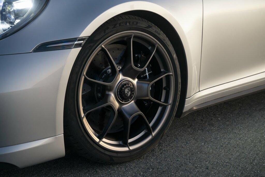 porsche_911_turbo_50_jahre_6.jpg.7795fb1f1518beacda37d06a29d35cae.jpg