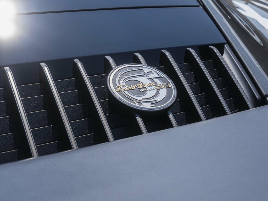 porsche_911_turbo_50_jahre_75.jpg.a68680817435b29fb8ae164bde088fc4.jpg