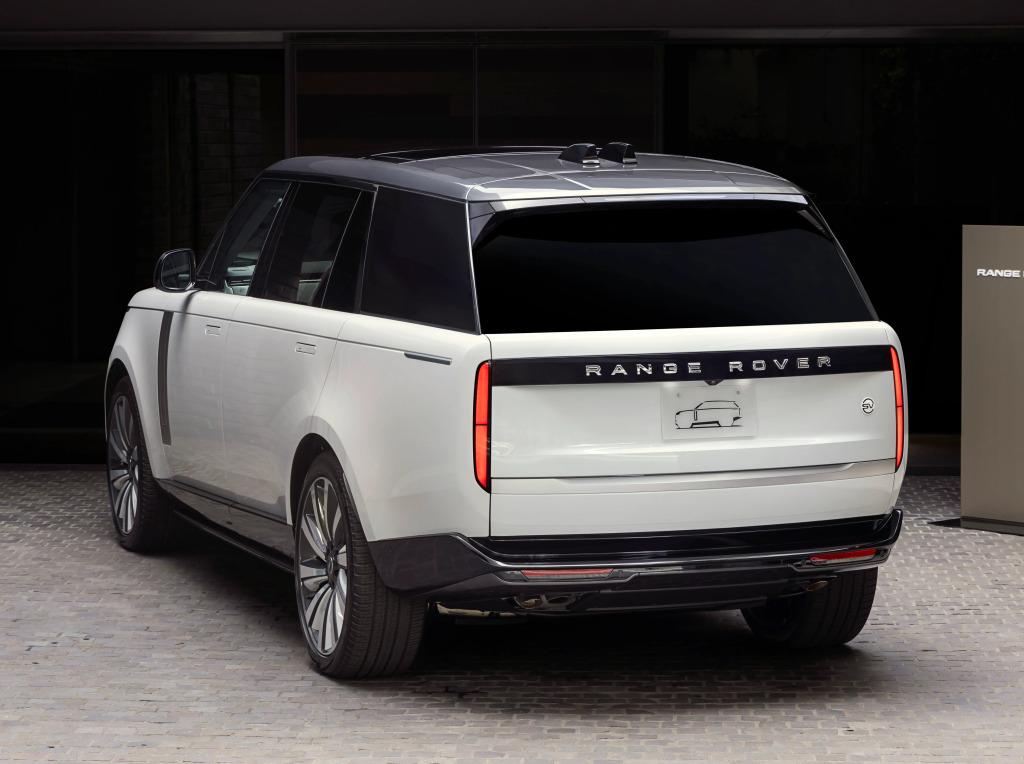range_rover_33_05da038117e611d7.jpg.05d58e0dca9df213015c64788e5057d2.jpg