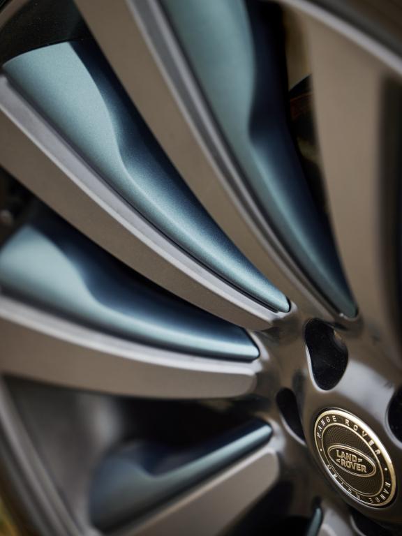 range_rover_sv_carmel_edition_596.jpg.bec80a2511152f4c587700a88a4a406c.jpg