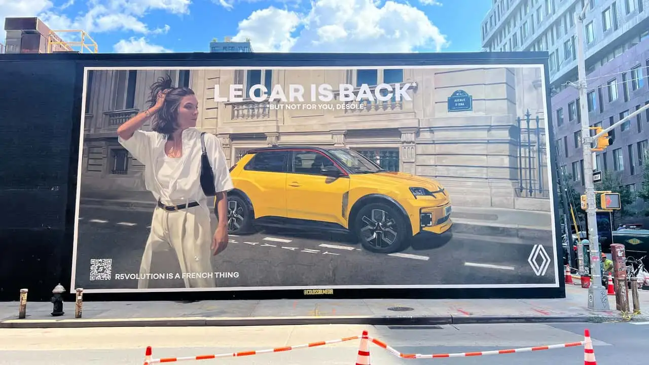 renault-le-car-ad-in-new-york.webp.bedc9b6d455eaf7517d2402efc1fe75e.webp