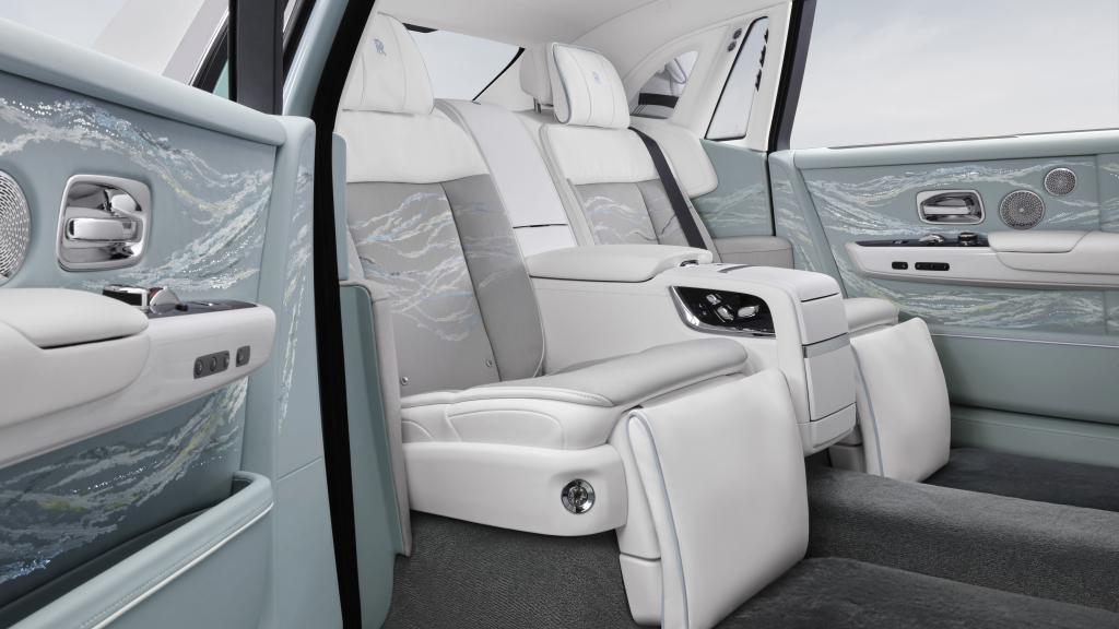 rolls-royce_phantom_ewb_scintilla_75.jpg.6216fac38aaab215cbcca98f7ad21877.jpg