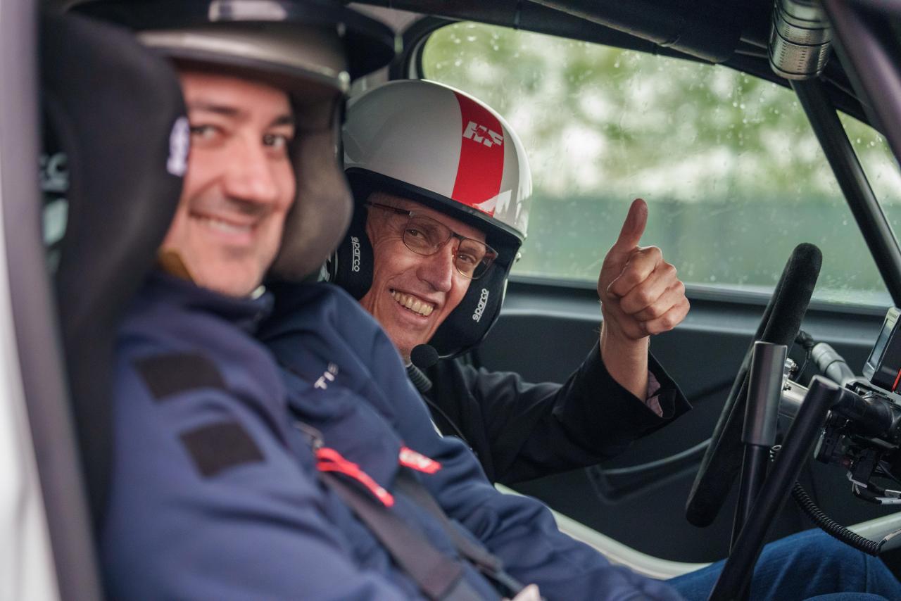 CarlosTavaresDrivestheNewLanciaYpsilonRally4HFatBalocco(1).thumb.jpg.a677f34924763f49f3f8c011ca173766.jpg