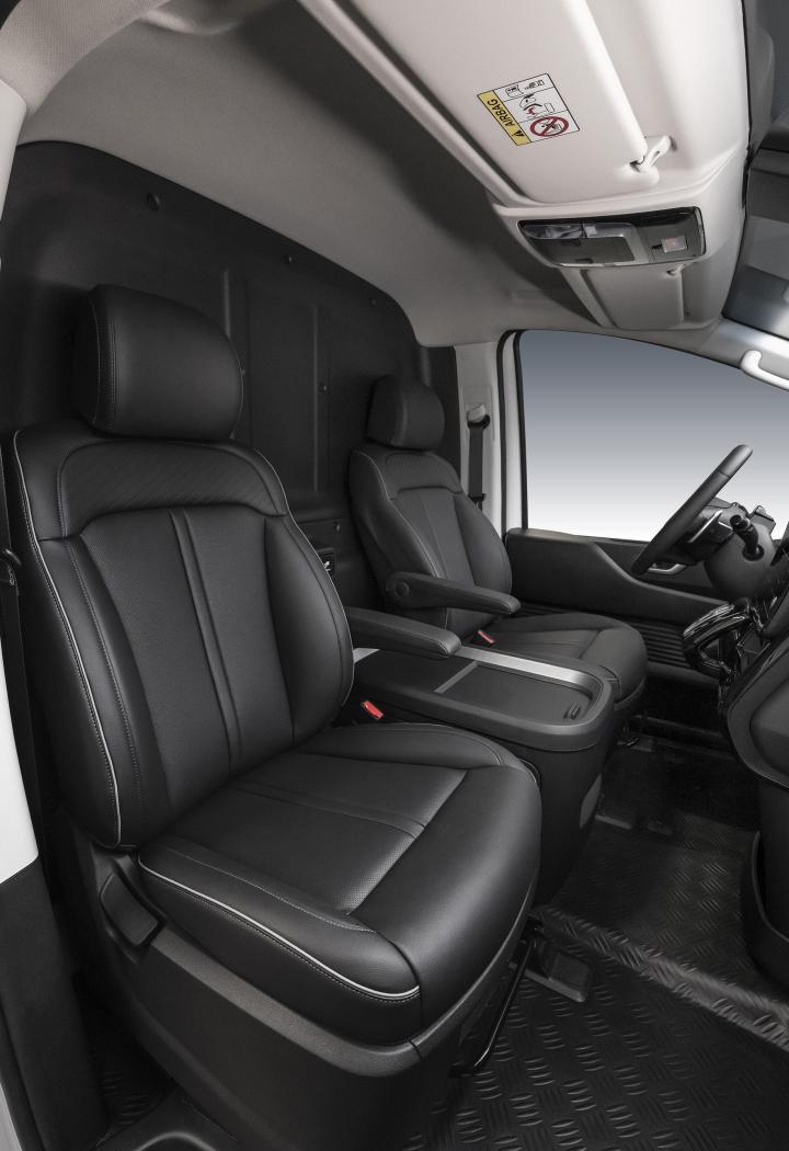 IVECO_eMoovy_interiors(11).thumb.jpg.0309f2ba91d639773176b53836a48968.jpg