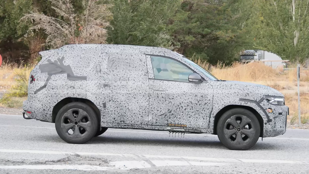 dacia-bigster-2025-fotos-pruebas-desarrollo-europa-2024104293-1726564511_7.thumb.webp.134123e04ddc4de383b278126bb8c9b5.webp