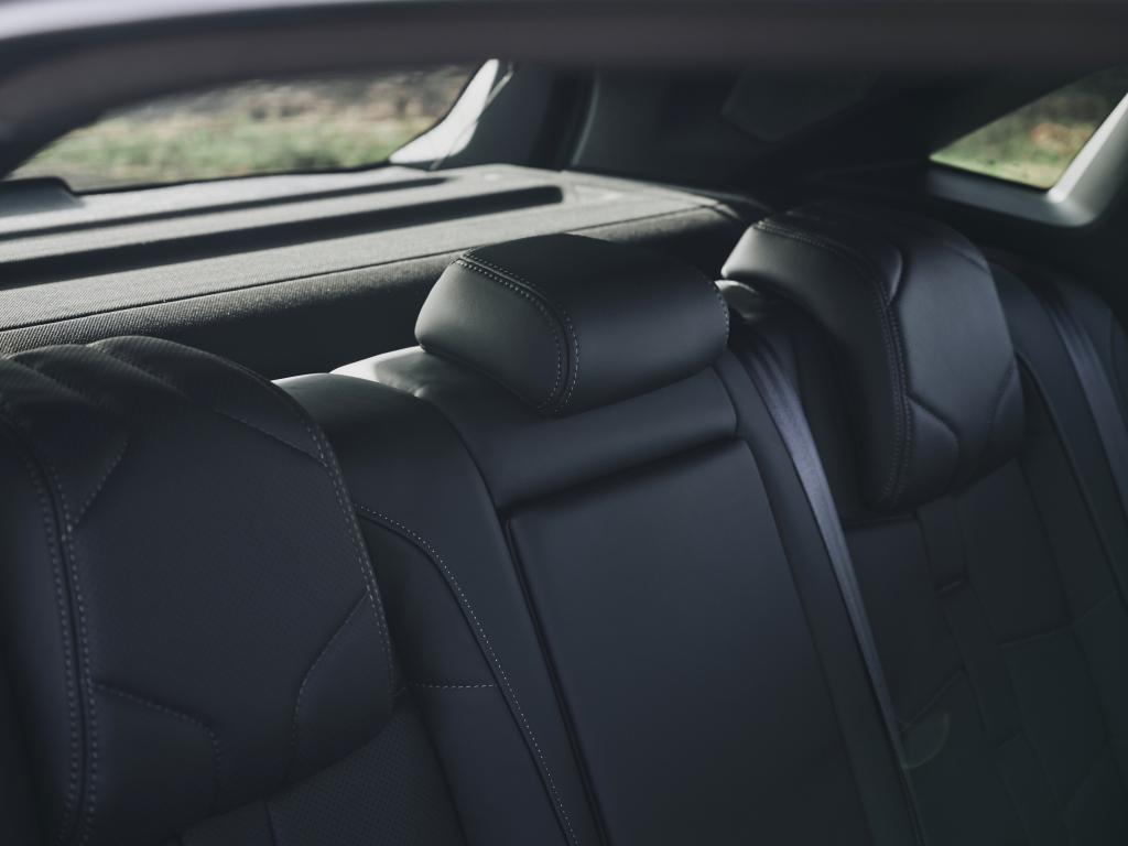 ds_7_plug-in_hybrid_awd_360_performance_1.jpg.4398e5265d6352ef6ab5e0db7e847320.jpg