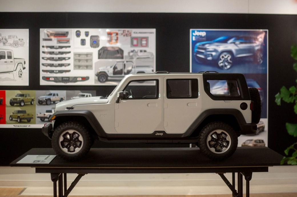 insidejeep_104.jpg.ba14be220e51c70773418f9011d0d288.jpg