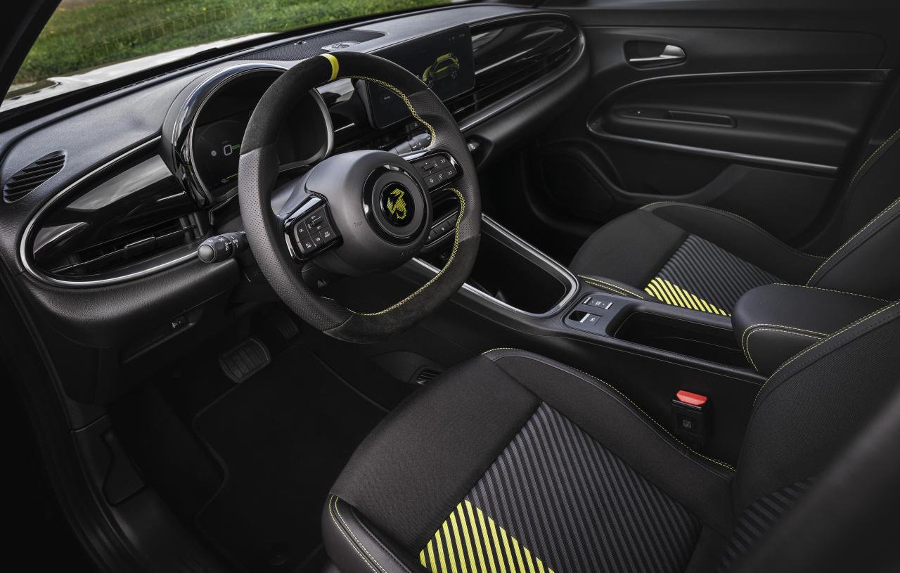 Abarth600eTurismo(02).thumb.jpg.3e34cf46c604f901c3c9192c2496d8e6.jpg