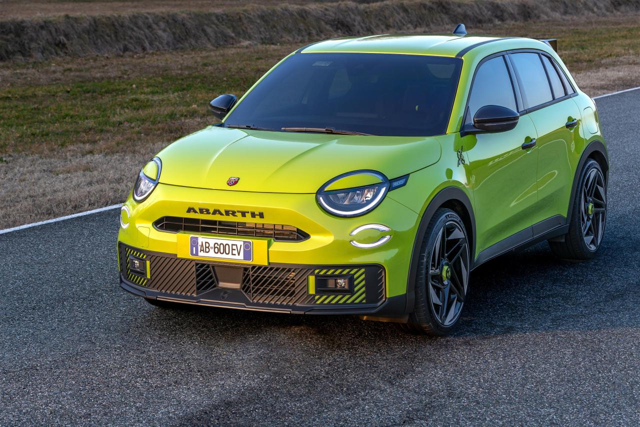 Abarth600eTurismo(12).thumb.jpg.63ea25da549baee7a6767a30890ac7b0.jpg