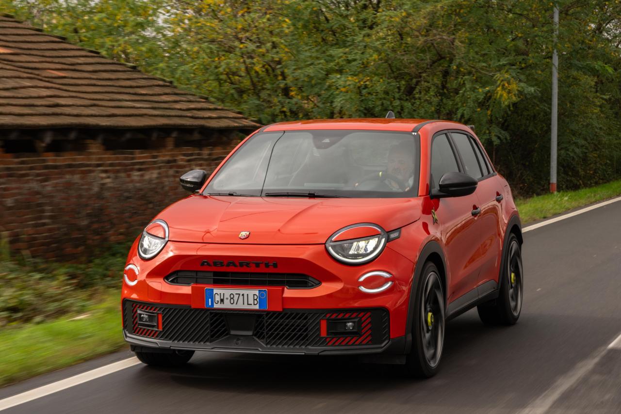 Abarth600eTurismo(6).thumb.jpg.59e8e8cce6af8a35733ddd9bbbb02f57.jpg