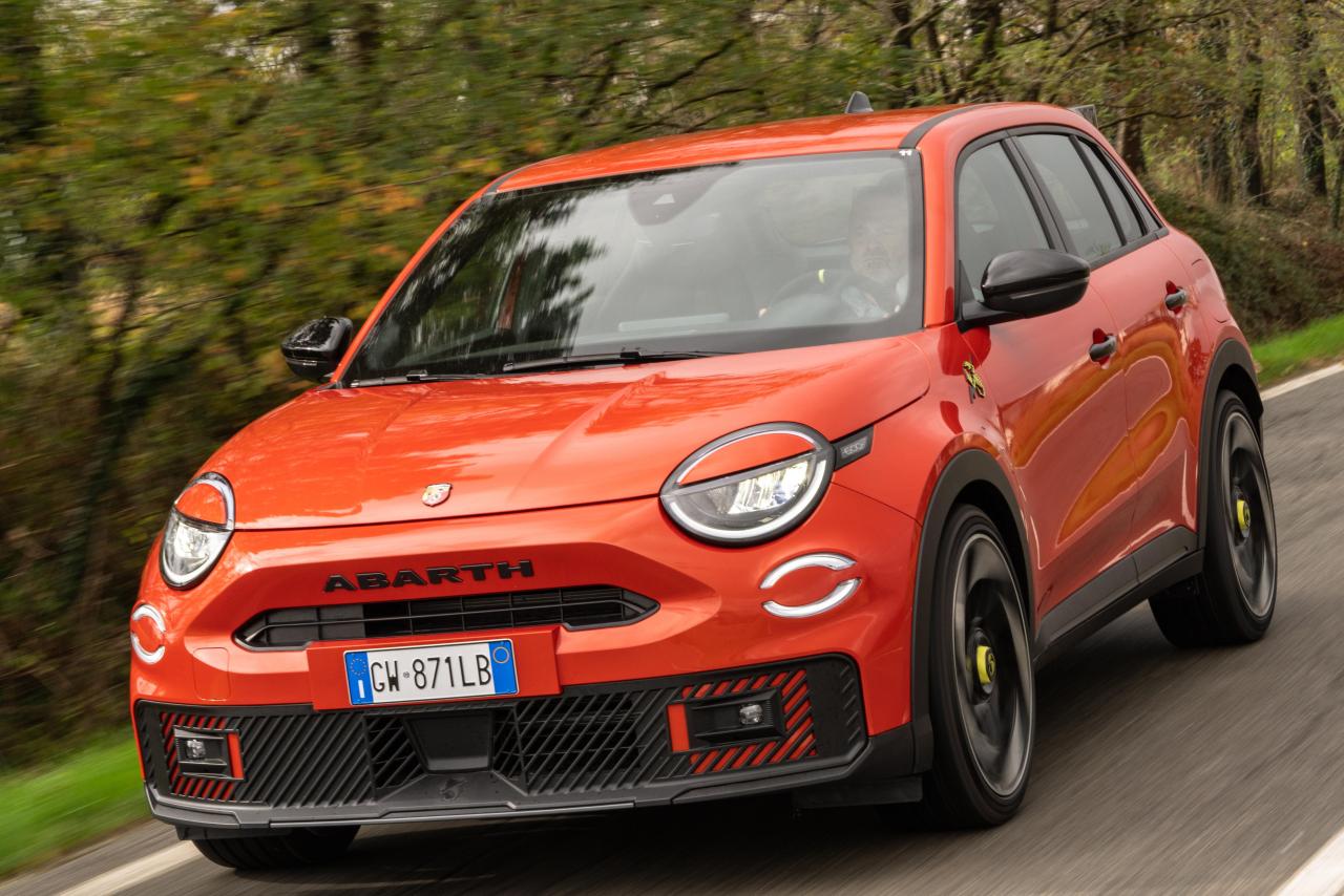 Abarth600eTurismo(7).thumb.jpg.13ce4e6709372d05c00099c3df3b6c57.jpg