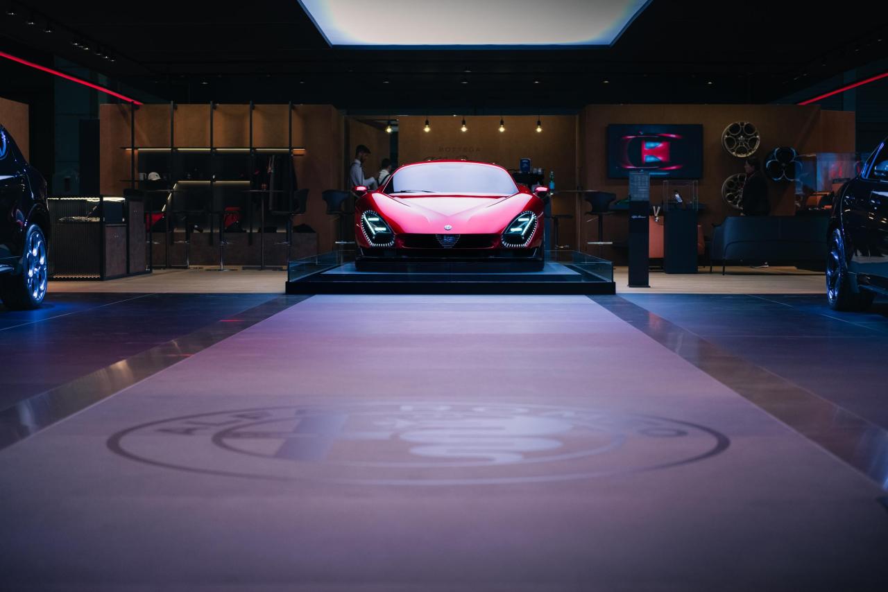 AlfaRomeo(4).thumb.jpg.f82460bf5b8e407c523c89db7e47e55b.jpg