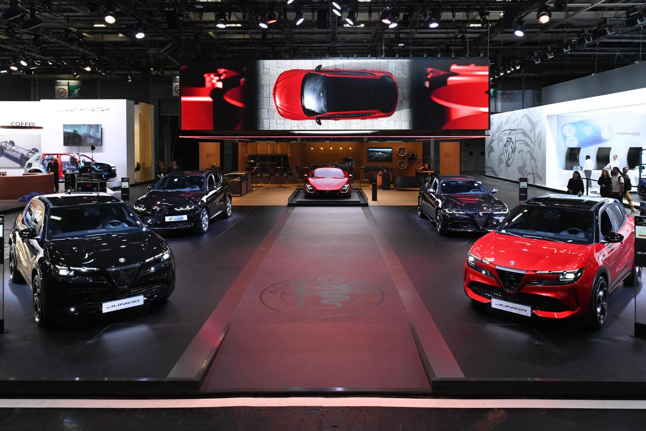 AlfaRomeo.thumb.jpg.26e510641fbd7f26f9195a518a9e8721.jpg