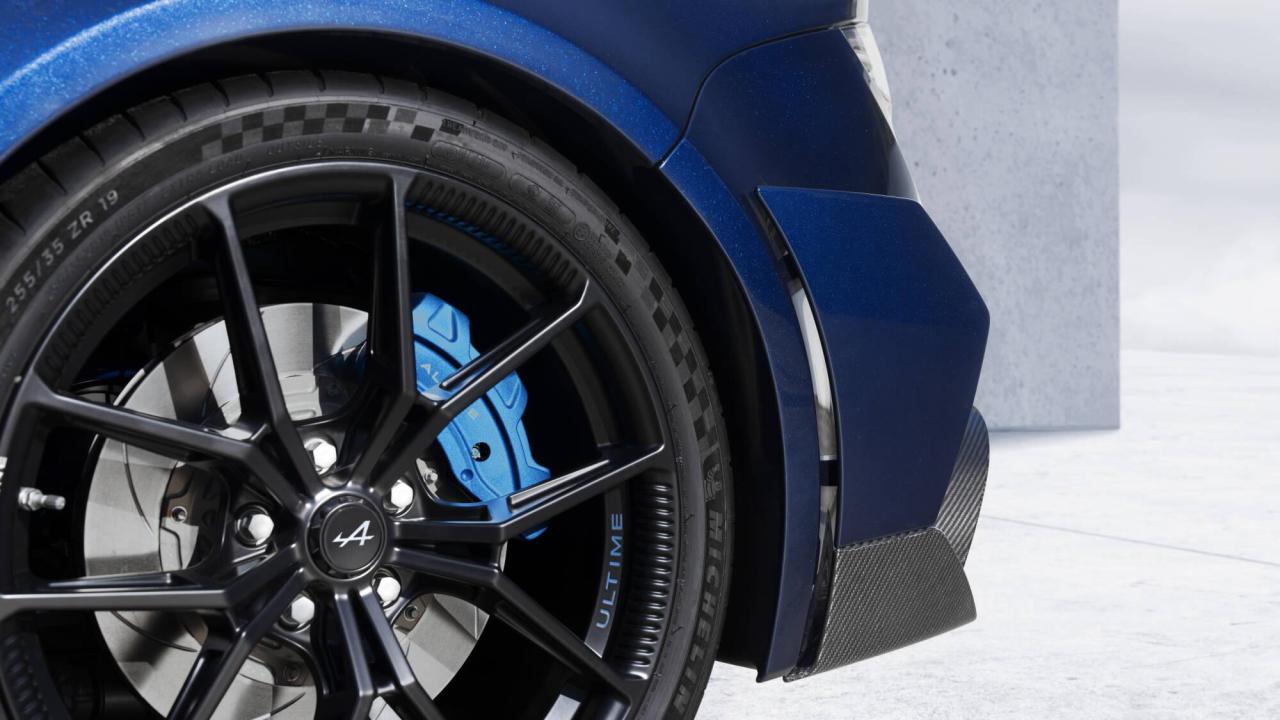 Alpine_A110_R_Ultime_12.thumb.jpg.99122b8133baef8555452e2fccd68d72.jpg