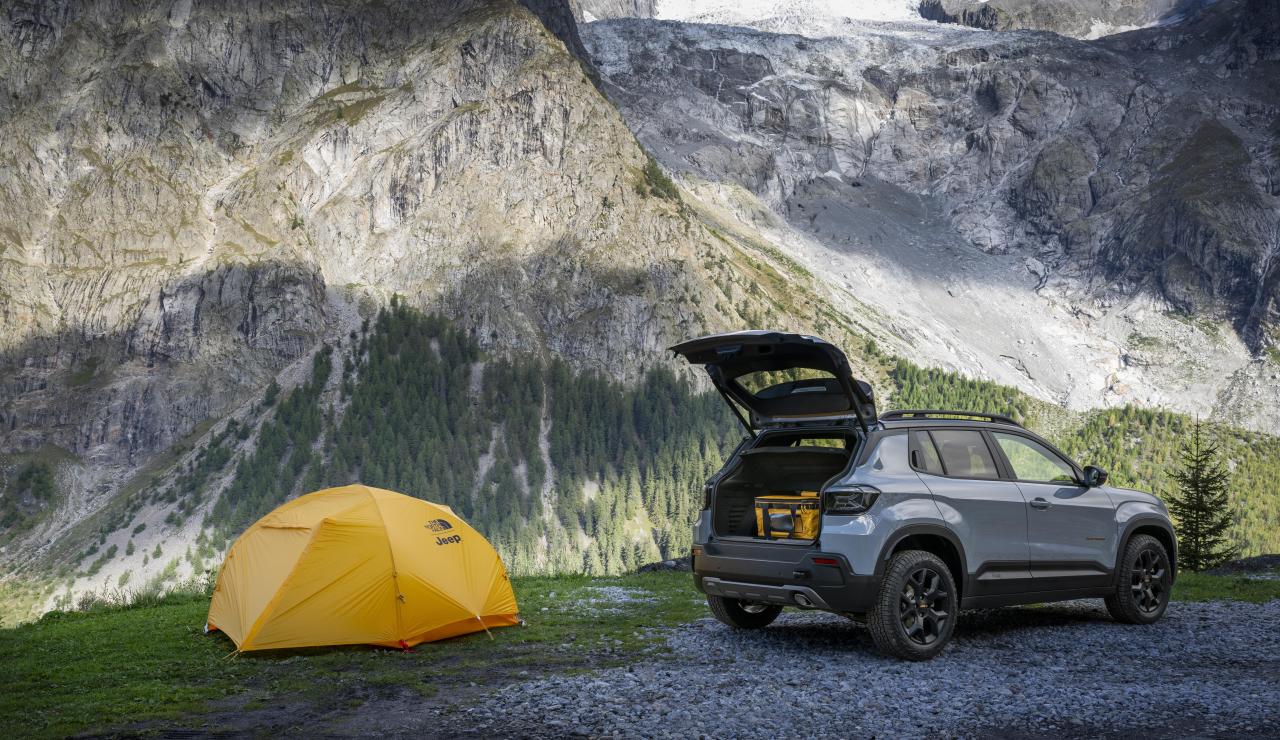 JeepAvenger4xeTheNorthFaceEdition(1).thumb.jpg.75db343a565a6dfaebf6bf4cdc564729.jpg