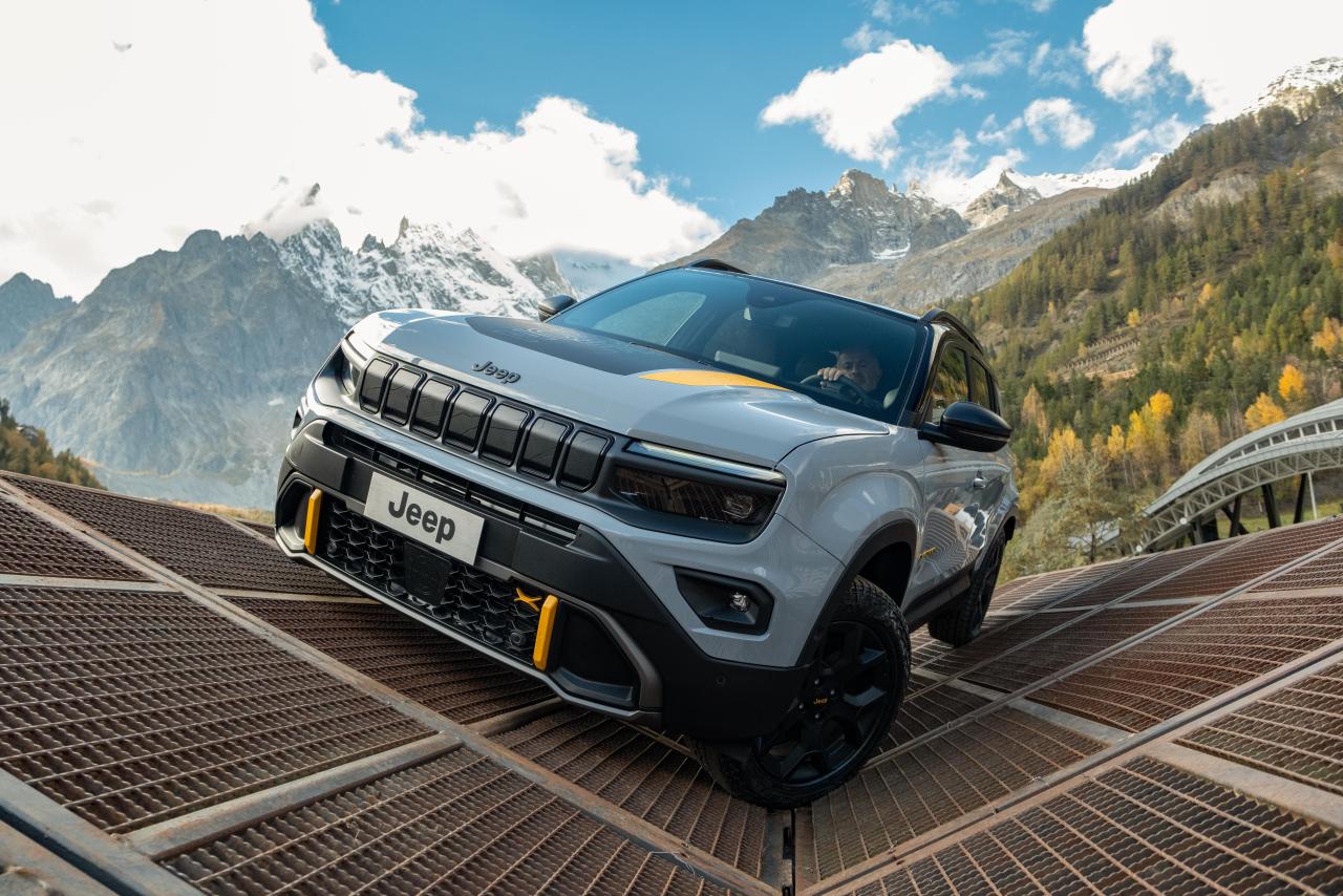 JeepAvenger4xeTheNorthFaceEdition(12).thumb.jpg.88412c23e8fe1e075b69da490c84a32c.jpg
