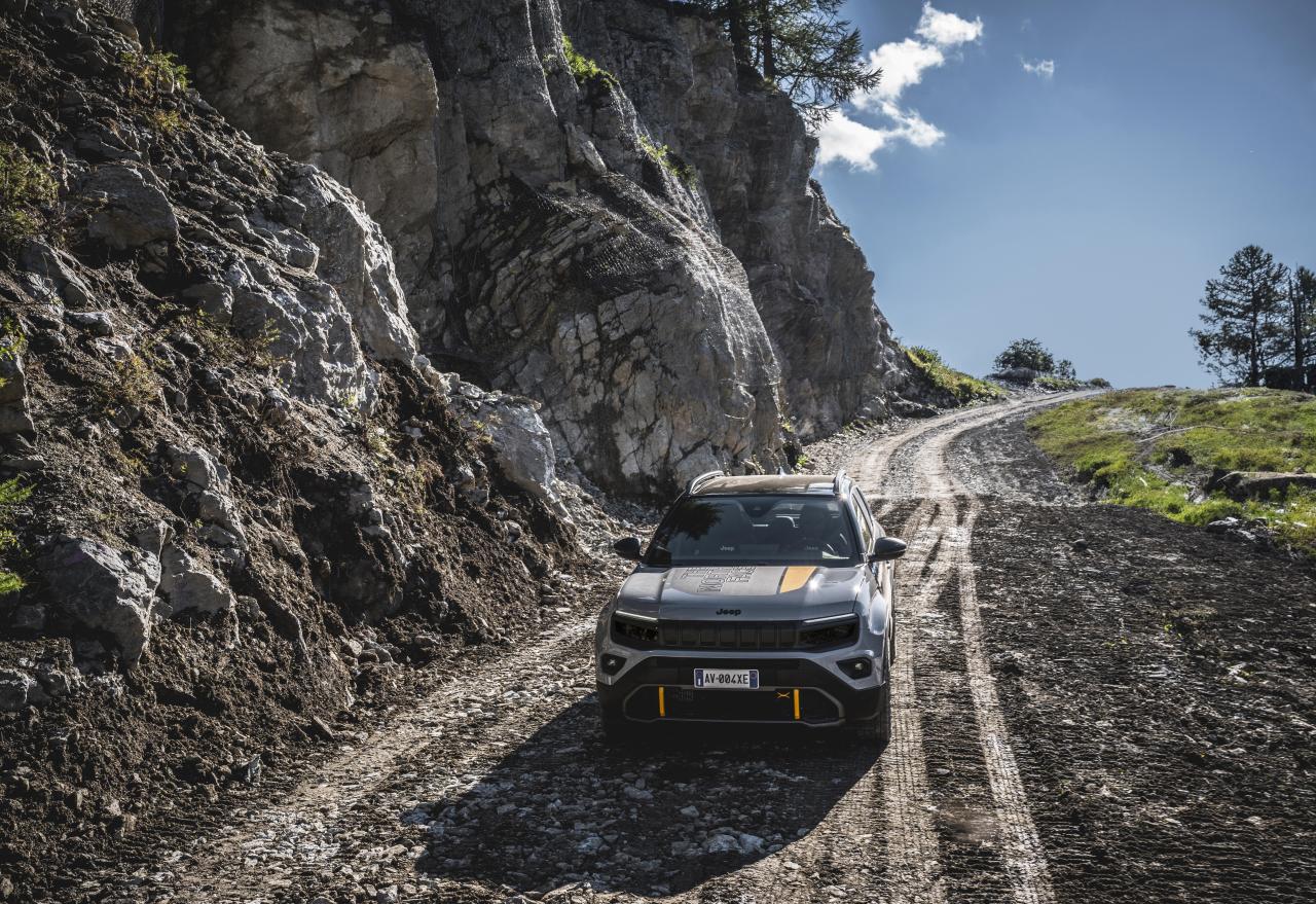 JeepAvenger4xeTheNorthFaceEdition(7).thumb.jpg.eb8397d1d74bbab7d95f853a5e91d837.jpg