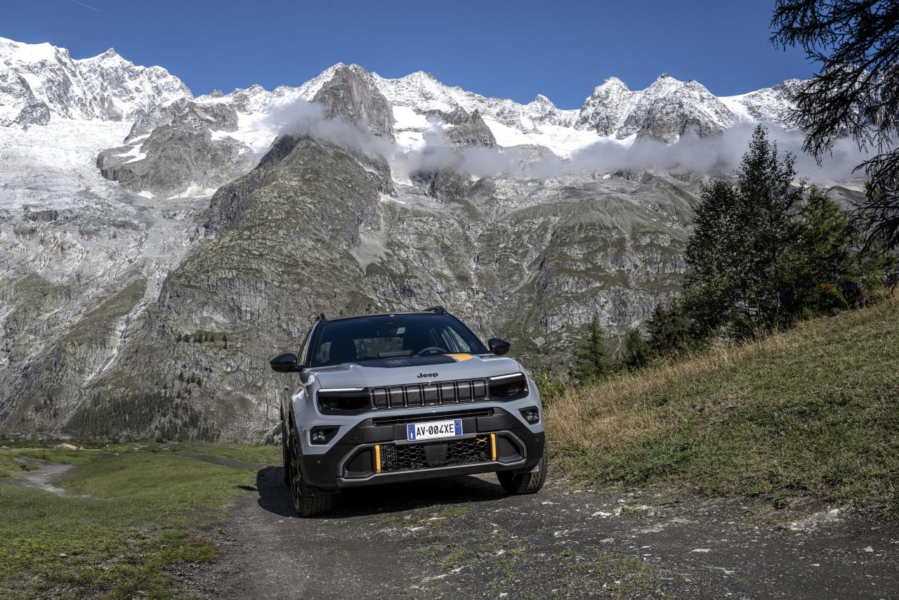 JeepAvenger4xeTheNorthFaceEdition(8).thumb.jpg.9e23c41161b3f9b253e0b1bc617652da.jpg